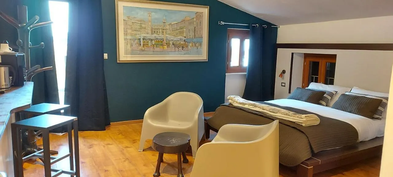 Alojamento de Acomodação e Pequeno-almoço Casa Lady Acomodação com café da manhã Garda  Itália