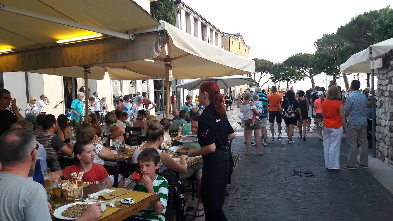 Casa Lady Acomodação com café da manhã Garda  0*, Garda (Verona)