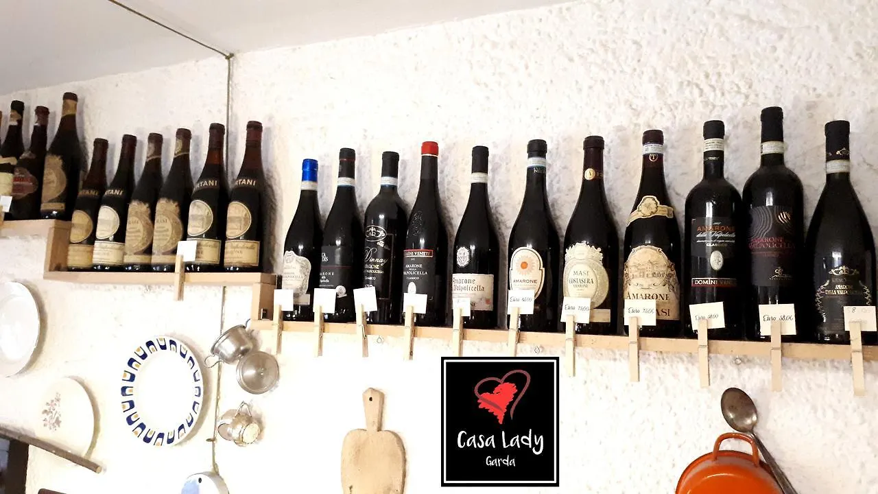 Alojamento de Acomodação e Pequeno-almoço Casa Lady Acomodação com café da manhã Garda  Itália