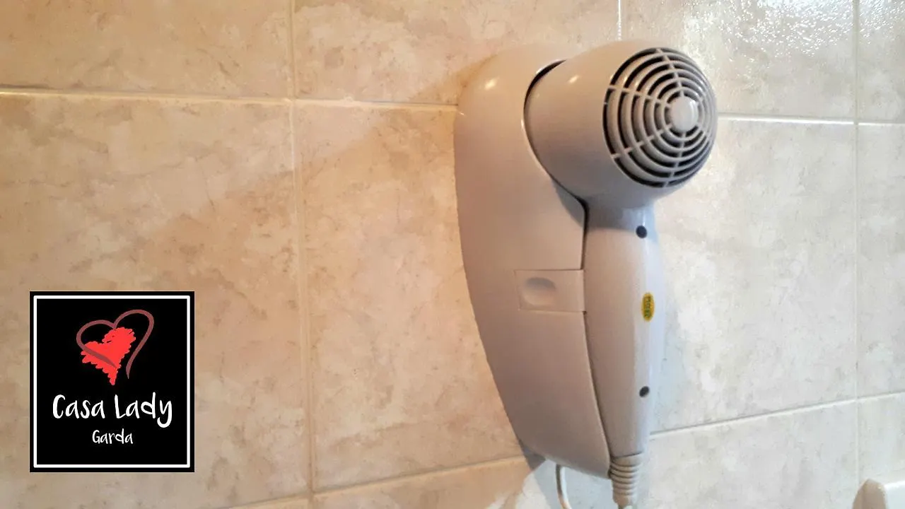 Alojamento de Acomodação e Pequeno-almoço Casa Lady Acomodação com café da manhã Garda